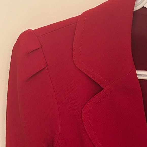 Elegant Puff-Sleeved Red Women's Femme Blazer, size 8/38, Made in Canada - Picture 10 of 10